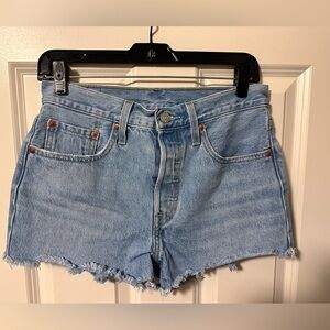 NWOT Levi's 501 Light Blue Women's Jean Shorts Size 26 (2/3)